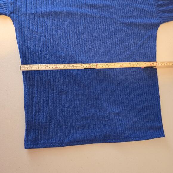 Unbranded Blue Sweater Women's Medium Button Accent Round Neckline NWOT - Picture 12 of 15